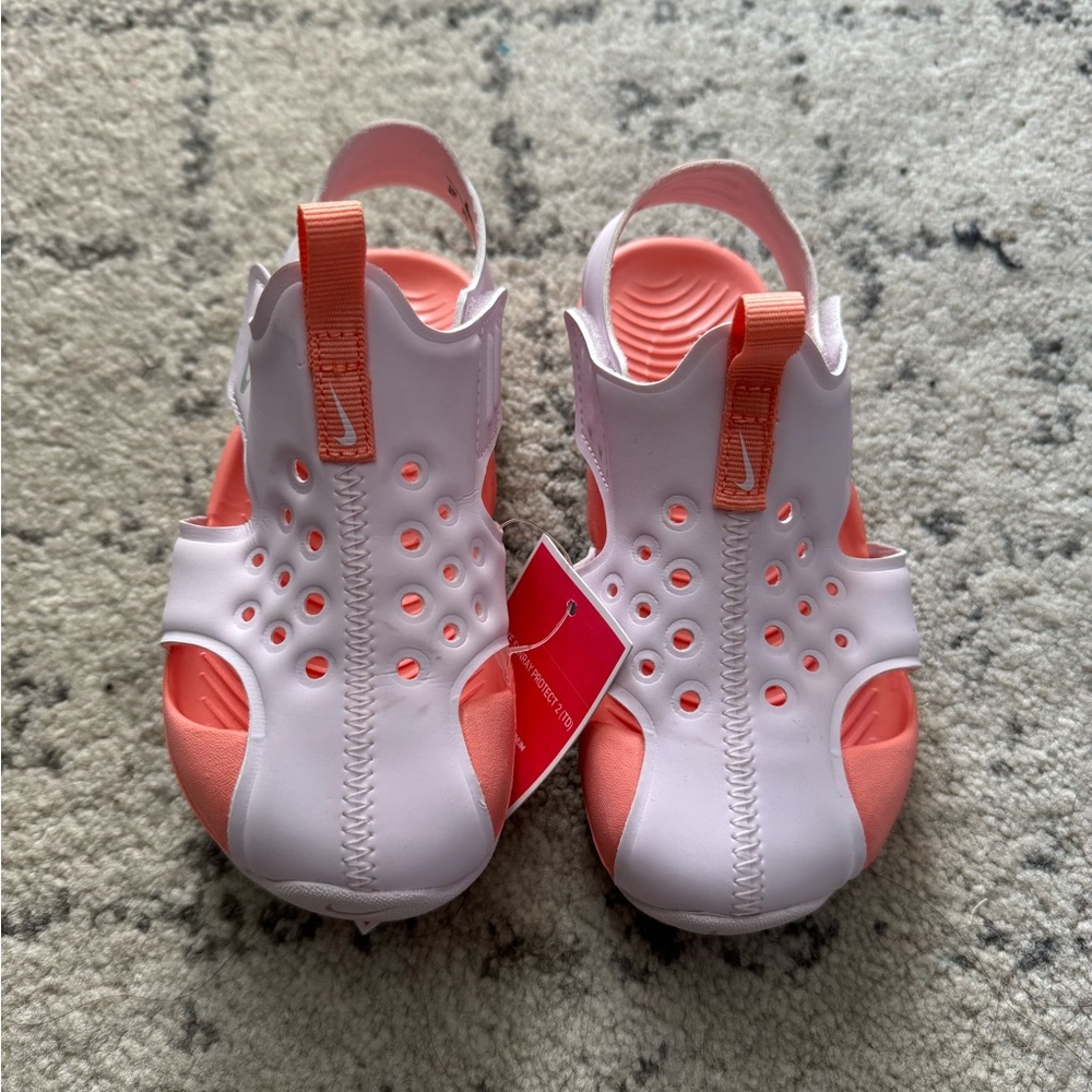 New with tags Nike water shoes 9c